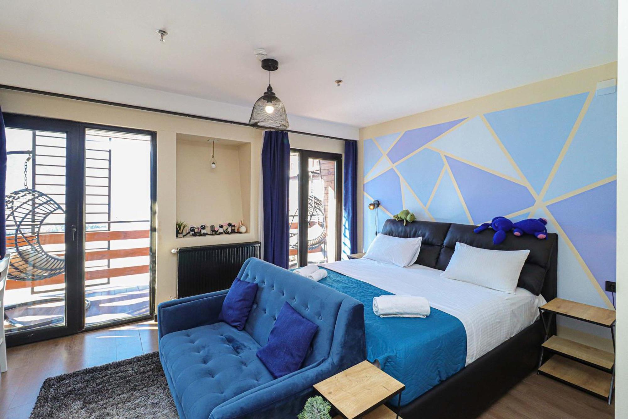 Stylish Studio Apartment With Balcony 구다우리 외부 사진