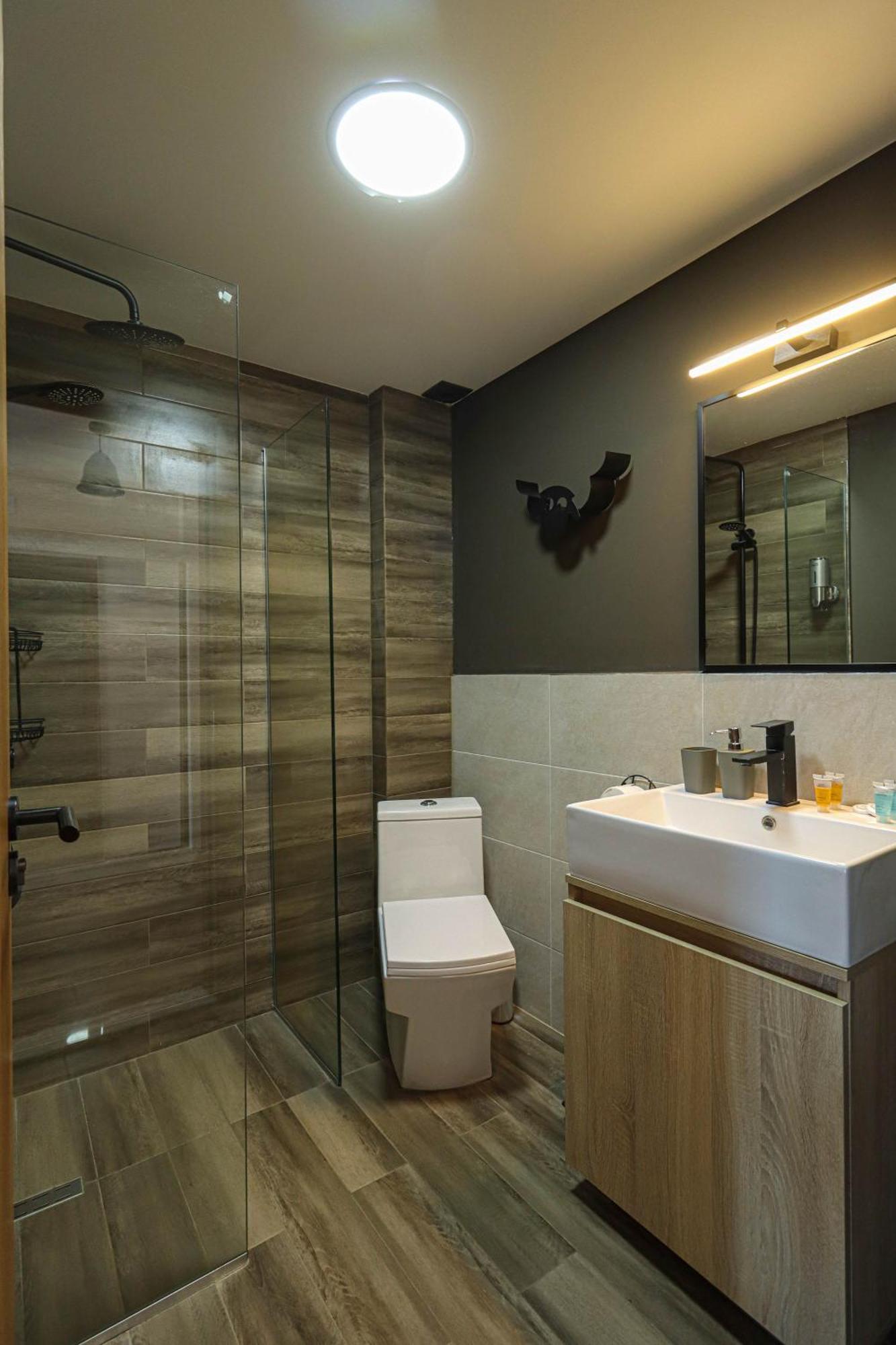 Stylish Studio Apartment With Balcony 구다우리 외부 사진